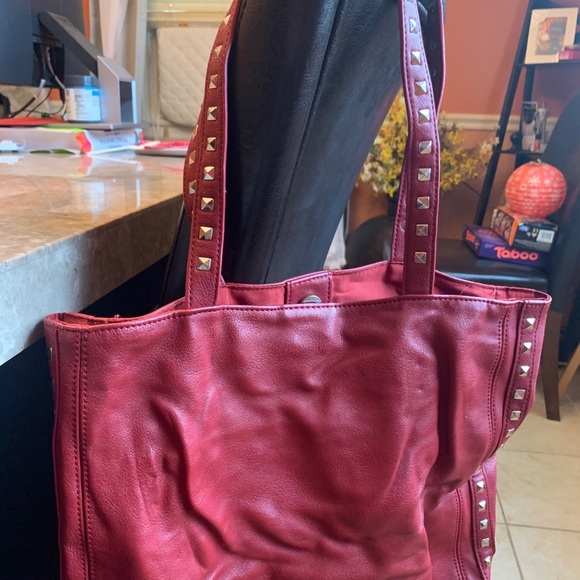 Great Cherry Colored Tote - Picture 2 of 4